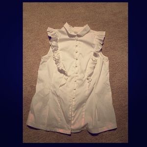 Eva Mendez Sleeveless ruffled blouse